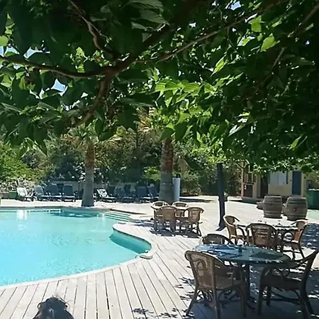2 étoiles - Piscine - Ccbgcgc *